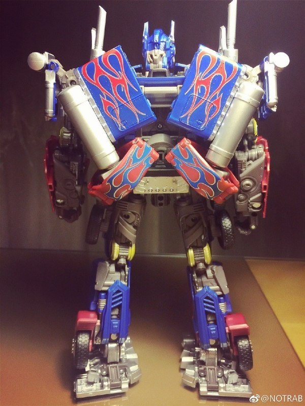 In Hand MPM 4 Optimus Prime Images Of Transformers Masterpiece Figure  (7 of 13)